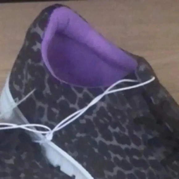 🆕Classic Cool Leopard Print Tennis Shoes 6🆕 - Picture 3 of 7